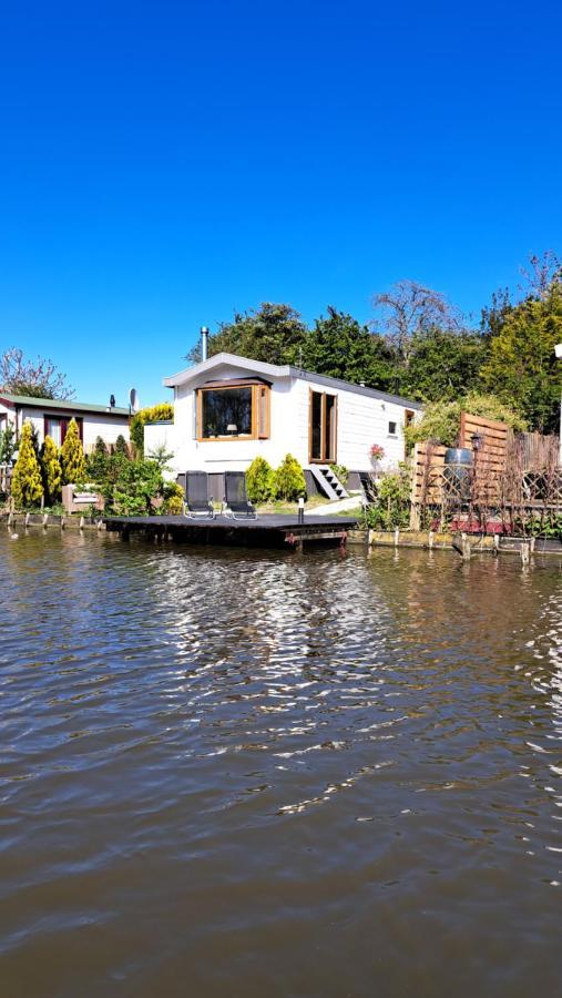 Het Witte Chalet Aan Het Water Van Monumentaal Fort Ooltgensplaat Dış mekan fotoğraf